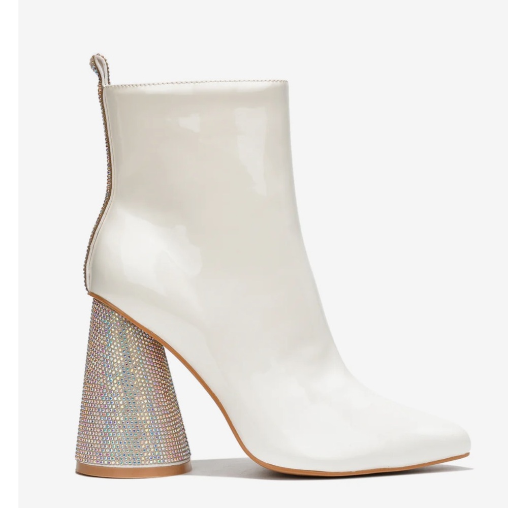 Cape Robbin White Biba Rhinestone Patent Leather Booties Ankle Boots Size 8